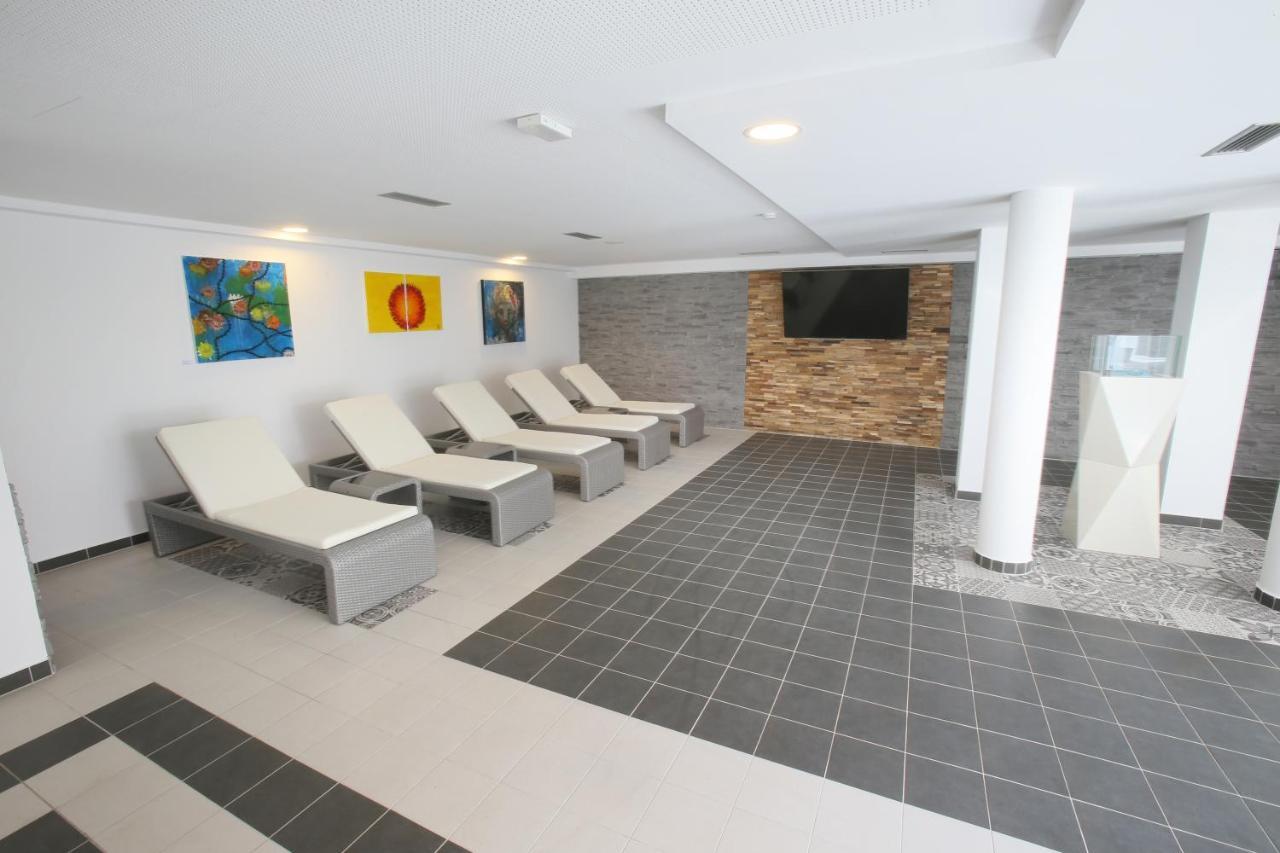 25H Spa-Residenz Pools In & Out, Private Garden & Beach 네우시에들암시 외부 사진